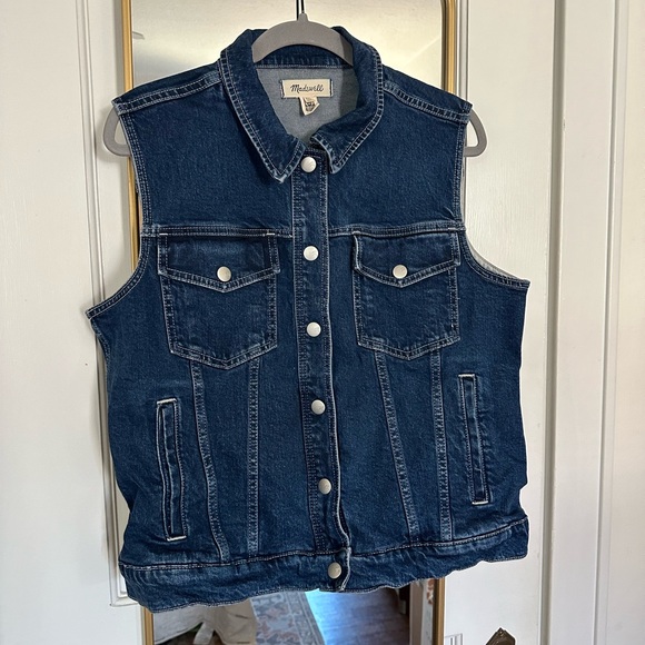 Madewell Denim Fitted Vest - Picture 3 of 5